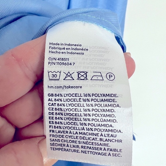 🍭 H&M Light Blue button down shirt Size XS - Picture 4 of 4